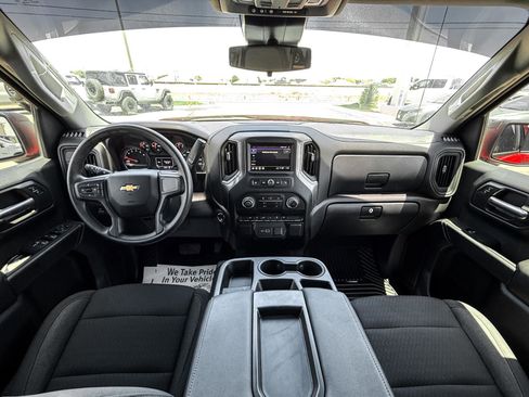 Used 2025 Chevrolet Silverado 1500 Custom RWD image 13