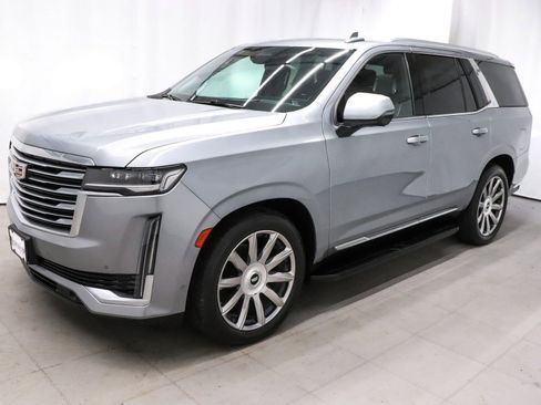 Used 2024 Cadillac Escalade Premium Luxury Platinum image 3