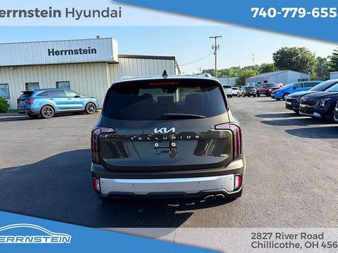 Used 2024 Kia Telluride EX w/ EX Captain's Chair Package AWD/4WD image 32