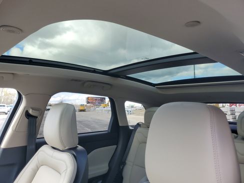 New 2026 Lincoln Corsair Premiere image 11