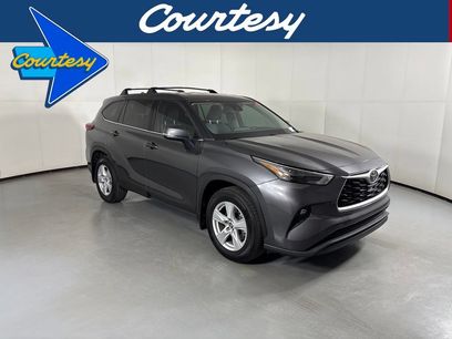 Used 2022 Toyota Highlander LE