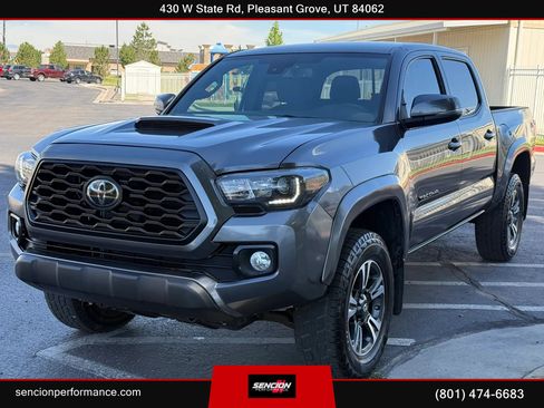 Used 2019 Toyota Tacoma TRD Sport AWD/4WD image 1