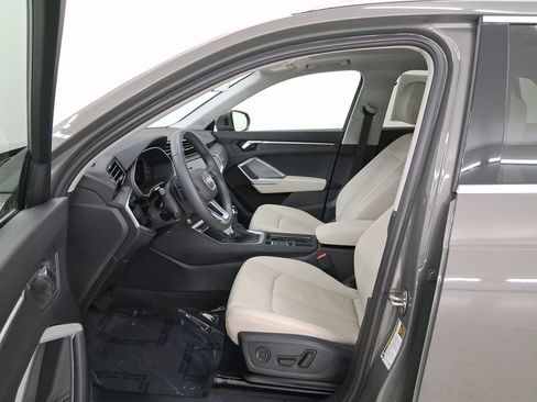 Used 2025 Audi Q3 2.0T Premium w/ Convenience Package image 5