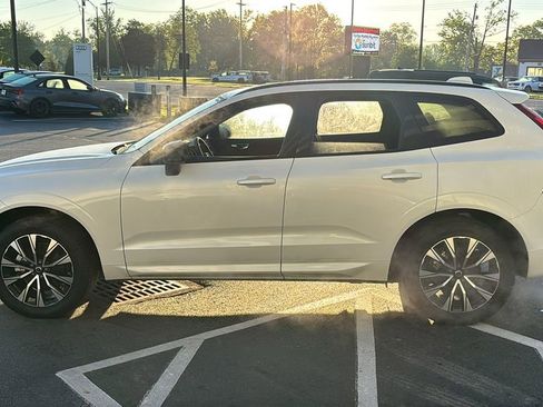 Certified 2025 Volvo XC60 B5 Plus AWD/4WD image 3