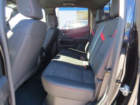 Used 2023 Chevrolet Colorado Z71 w/ Z71 Convenience Package 2 image 12