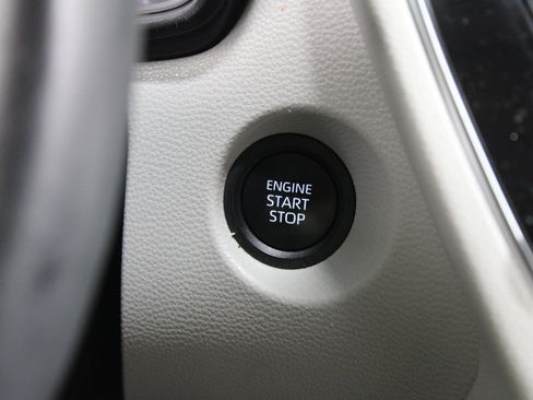 Used 2024 Toyota Corolla Cross LE FWD image 17