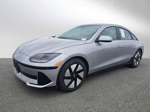 Used 2023 Hyundai Ioniq 6 SE RWD image 7