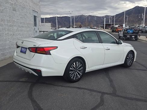 Used 2023 Nissan Altima 2.5 SV image 3