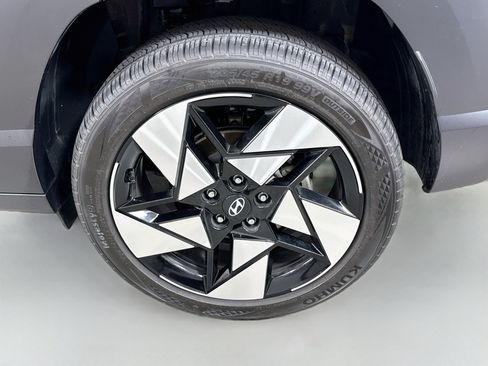 Used 2024 Hyundai Kona Limited AWD/4WD image 31