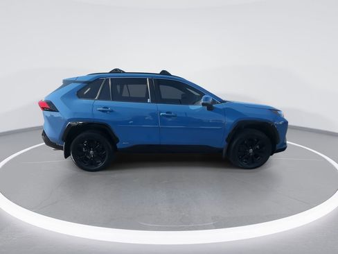 Used 2022 Toyota RAV4 SE w/ Convenience Package AWD/4WD image 9