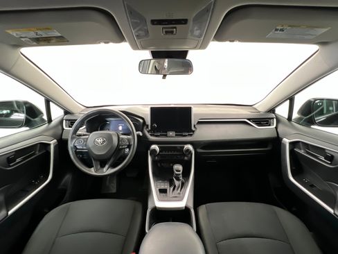 Used 2024 Toyota RAV4 LE image 10