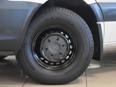 Used 2017 Mercedes-Benz Sprinter 2500 image 14