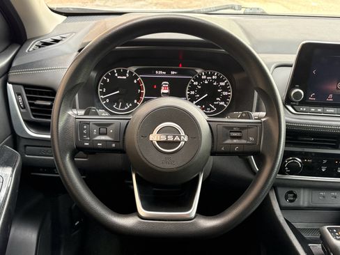 Used 2024 Nissan Rogue S AWD/4WD image 35