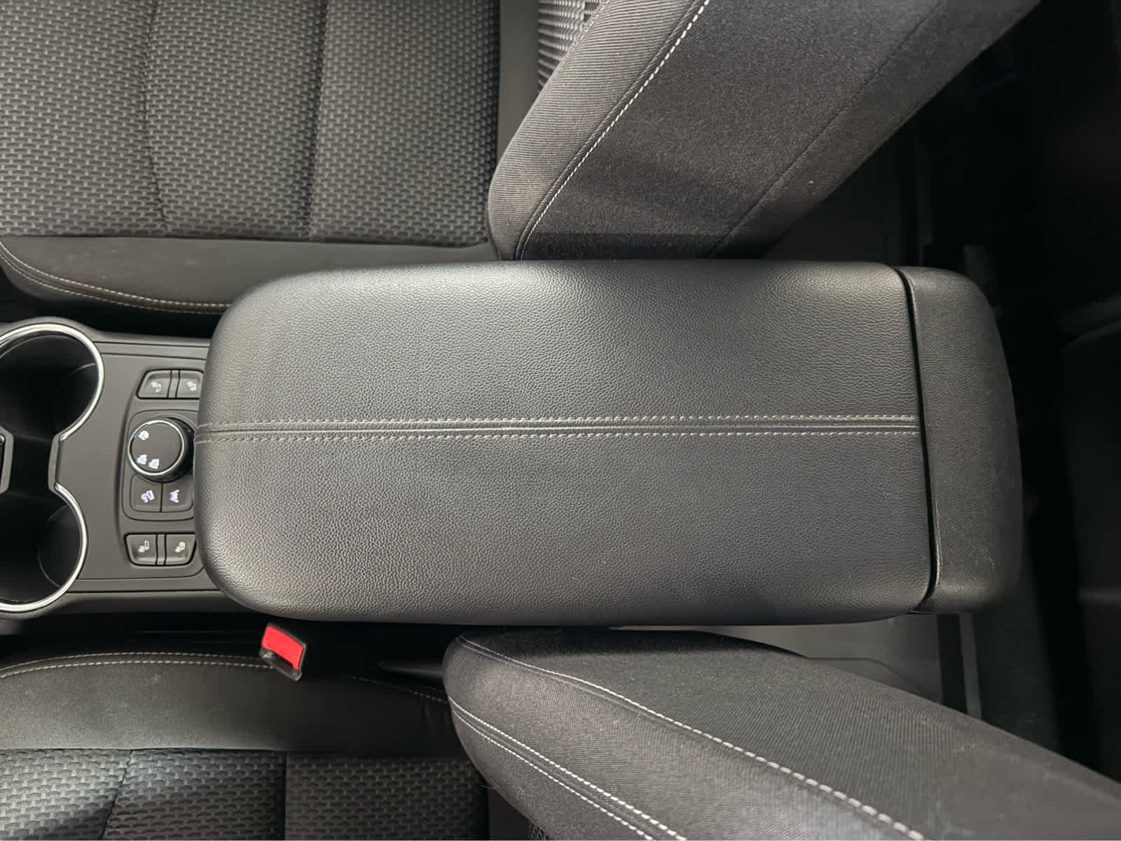Used 2022 GMC Terrain SLE w/ Driver Convenience Package AWD/4WD image 18