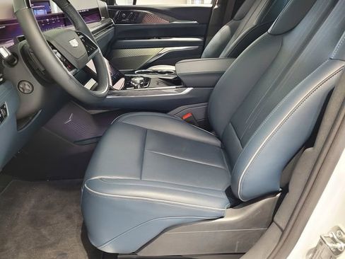 New 2025 Cadillac Escalade IQ Sport 2 w/ LPO, ONYX Package image 17