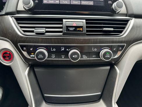 Used 2019 Honda Accord Touring image 15