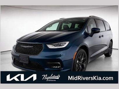 Used 2023 Chrysler Pacifica Touring-L w/ S Appearance Package