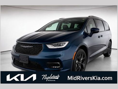 Used 2023 Chrysler Pacifica Touring-L w/ S Appearance Package AWD/4WD image 1