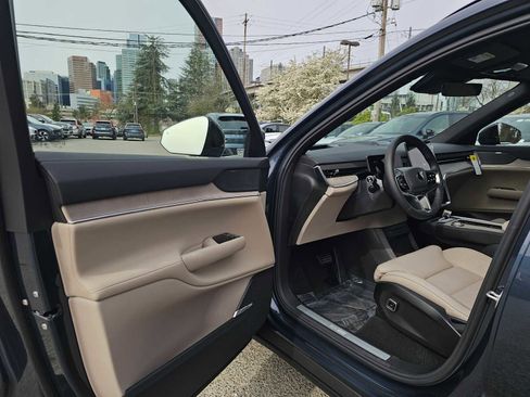 New 2026 Volvo EX90 Ultra image 22