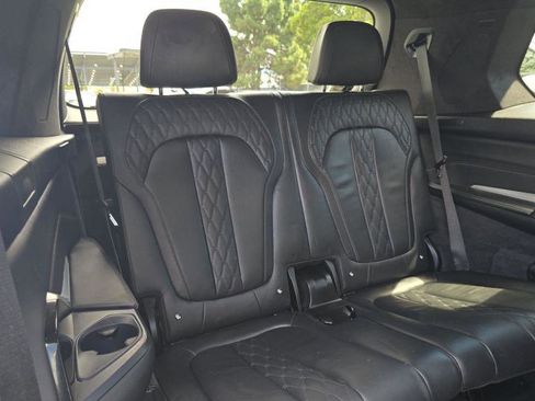 Used 2023 BMW X7 M60i w/ Executive Package image 9