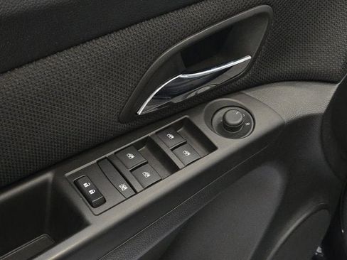 Used 2015 Chevrolet Cruze LT FWD image 18