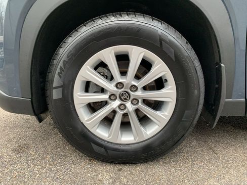 Used 2024 Toyota Grand Highlander XLE image 31