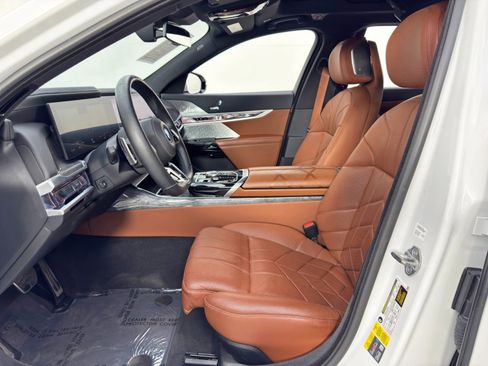 Used 2023 BMW i7 xDrive60 image 18