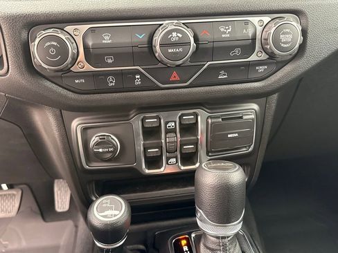 New 2026 Jeep Gladiator Sport AWD/4WD image 14