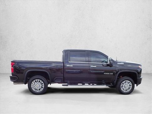 Used 2021 Chevrolet Silverado 2500 High Country w/ Z71 Off-Road Package AWD/4WD image 5