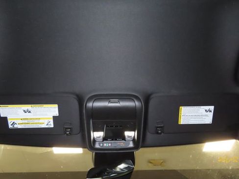 Certified 2025 Cadillac XT4 Premium Luxury image 29