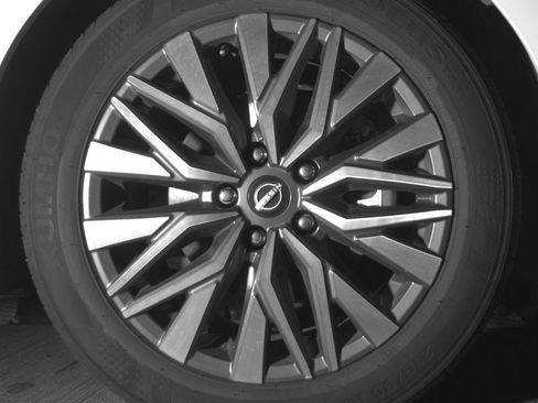 Used 2025 Nissan Altima 2.5 SV image 13