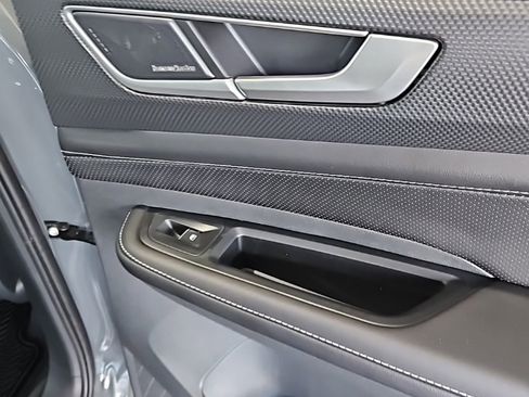 New 2026 Volkswagen Atlas Cross Sport SEL Premium R-Line image 16