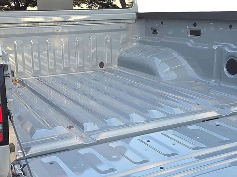 New 2025 Nissan Frontier PRO-4X image 9