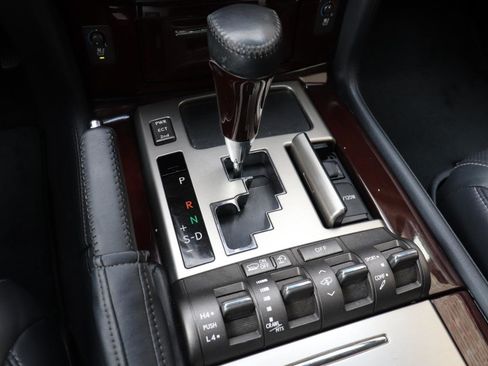 Used 2015 Lexus LX 570 4WD image 71