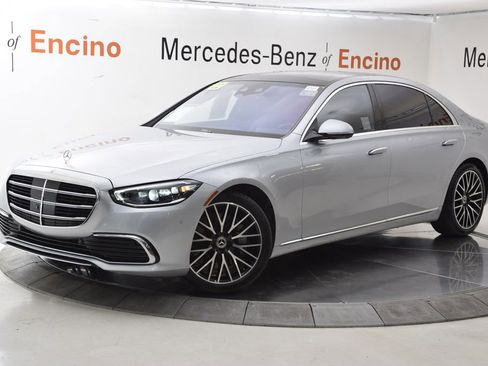 Used 2022 Mercedes-Benz S 580 4MATIC Sedan image 2