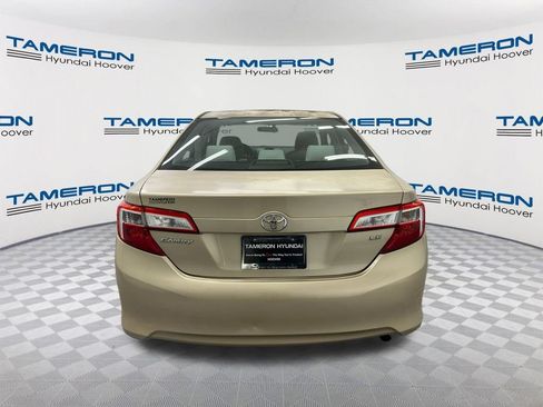 Used 2012 Toyota Camry LE FWD image 4
