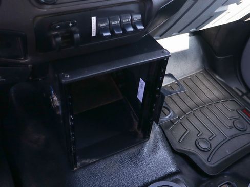 Used 2016 Ford F550 2WD Regular Cab Super Duty image 31