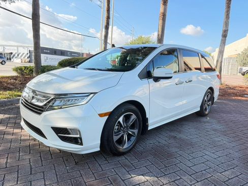 Used 2018 Honda Odyssey Touring image 1
