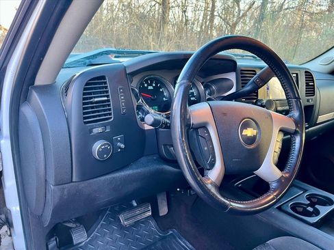 Used 2008 Chevrolet Silverado 2500 LT w/ 2LT Convenience Package image 12