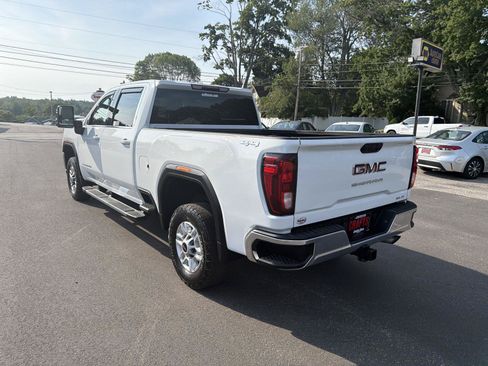 Used 2022 GMC Sierra 2500 SLE w/ SLE Convenience Package AWD/4WD image 3