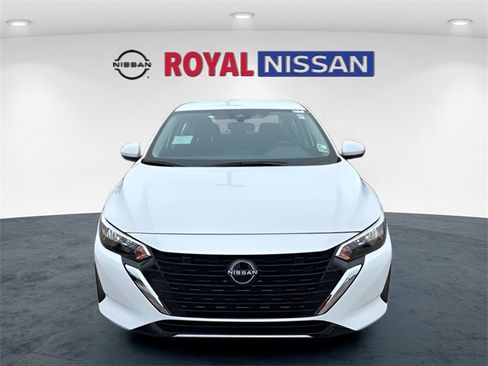 Used 2025 Nissan Sentra S image 2