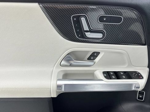 Used 2023 Mercedes-Benz GLB 250 image 13