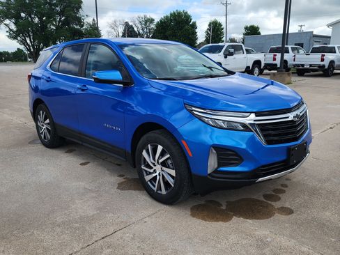 Used 2024 Chevrolet Equinox LT AWD/4WD image 3