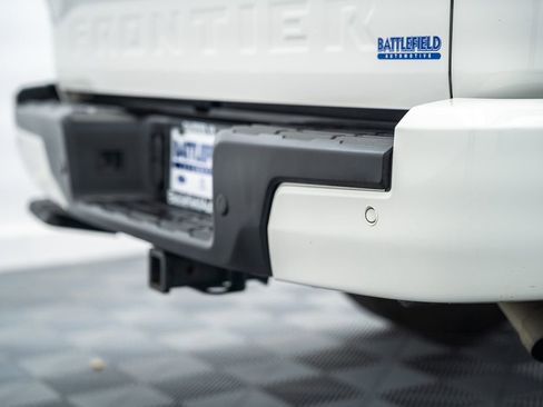 Used 2022 Nissan Frontier SV AWD/4WD image 8