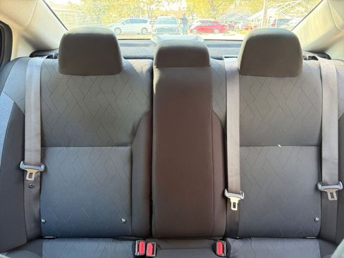 Used 2025 Nissan Versa SV image 34