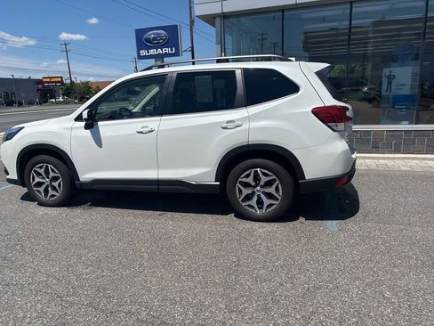 Used 2023 Subaru Forester Premium AWD/4WD image 10