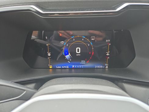 Used 2023 Chevrolet Colorado LT w/ LT Convenience Package III AWD/4WD image 16
