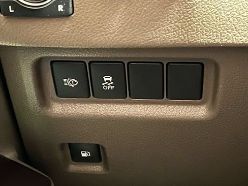 Used 2014 Lexus GX 460 w/ Premium Package AWD/4WD image 17