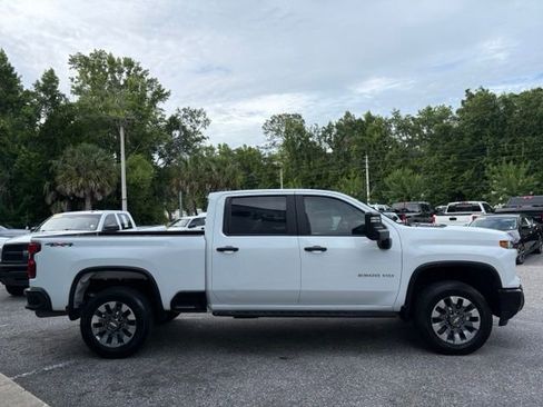 Used 2024 Chevrolet Silverado 2500 Custom w/ Custom Convenience Package AWD/4WD image 4