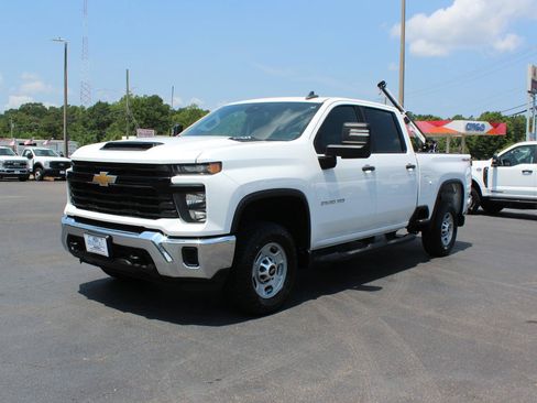 Used 2024 Chevrolet Silverado 2500 W/T AWD/4WD image 10